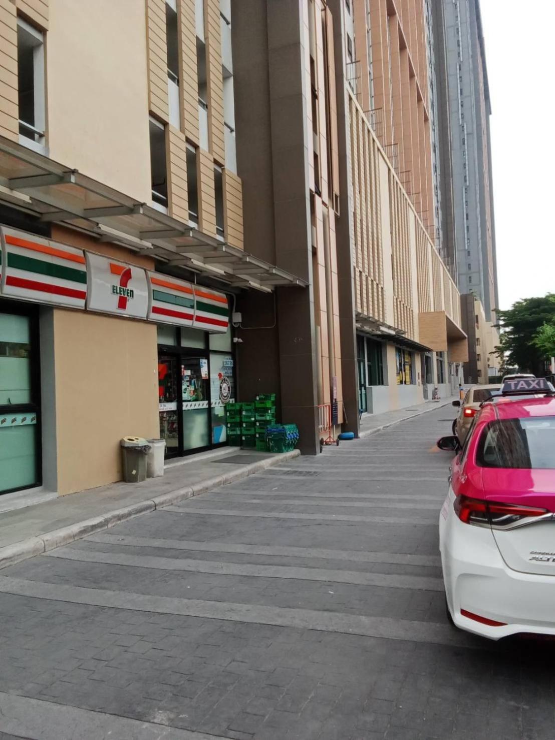 Apartment Plum Westgate@bangyai *